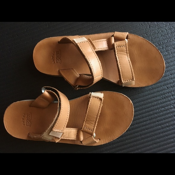 teva universal slide tan